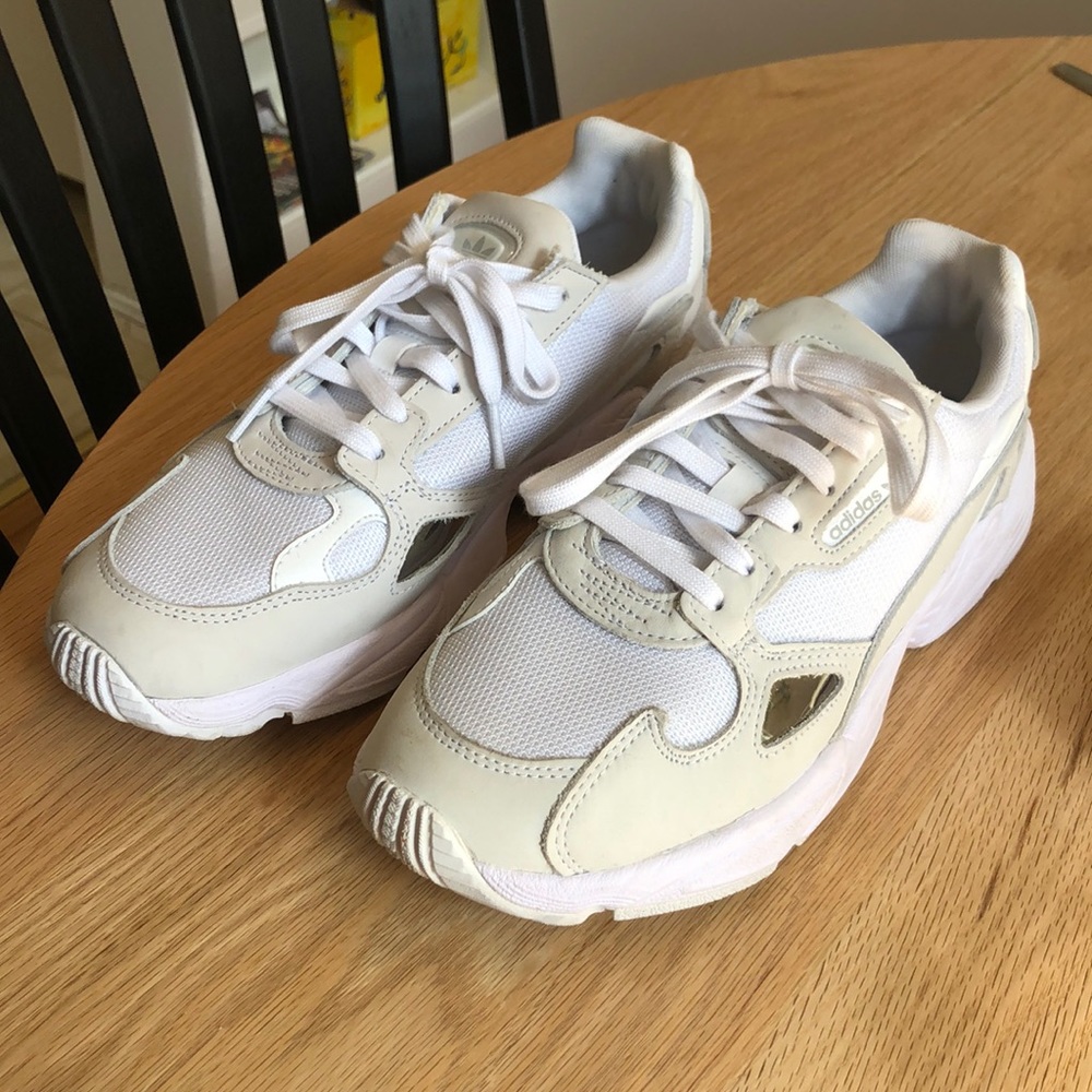 Adidas Falcons size 9